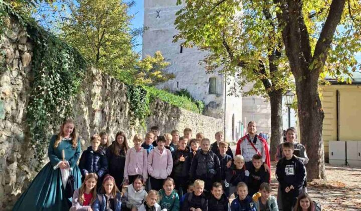 TERENSKA NASTAVA UČENIKA 4. a i 4. b  RAZREDA – UPOZNAJEMO GLAVNI GRAD HRVATSKE